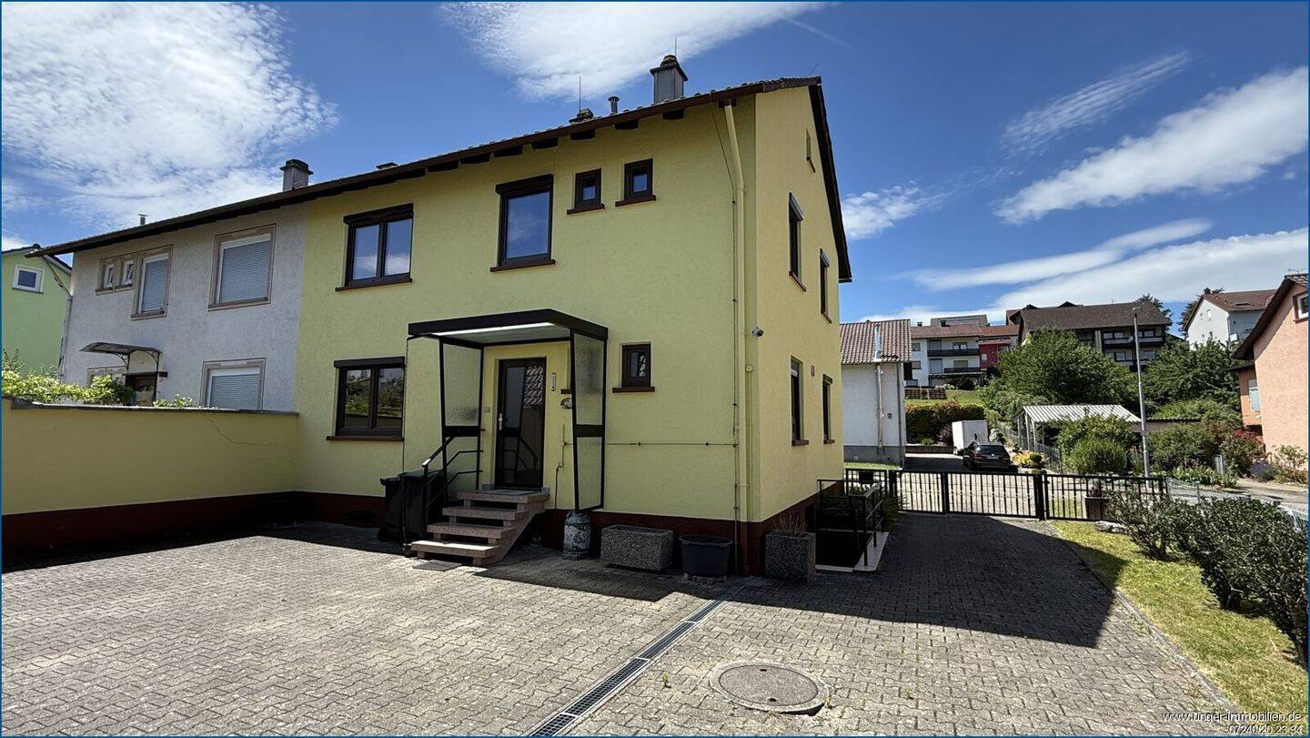Einfamilienhaus DHH mit Hobbyraum, Garage, Carport und großem Garten! **provisiosnsfrei**, 75045 Walzbachtal