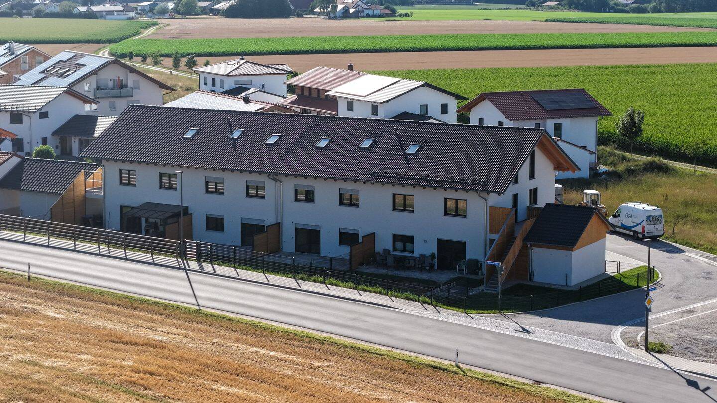 Modernes Reihenmittelhaus in attraktiver Neubausiedlung von Engelsberg, 84549 Engelsberg