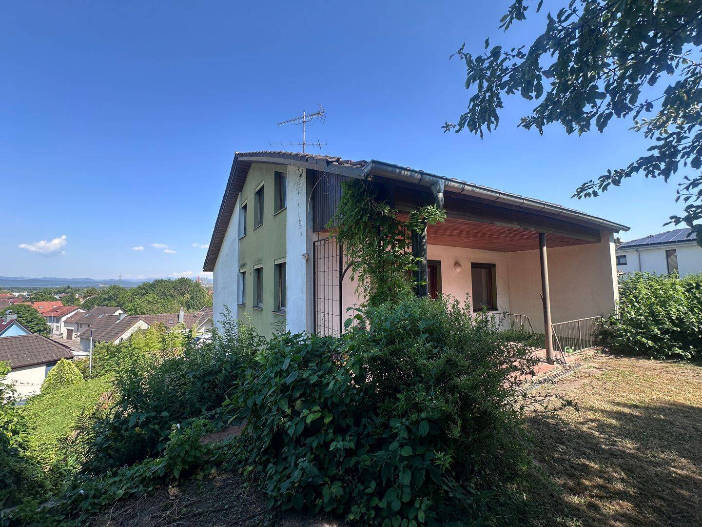 Doppelhaushälfte mit großem Garten und schöner Aussicht in Bahlingen, 79353 Bahlingen am Kaiserstuhl