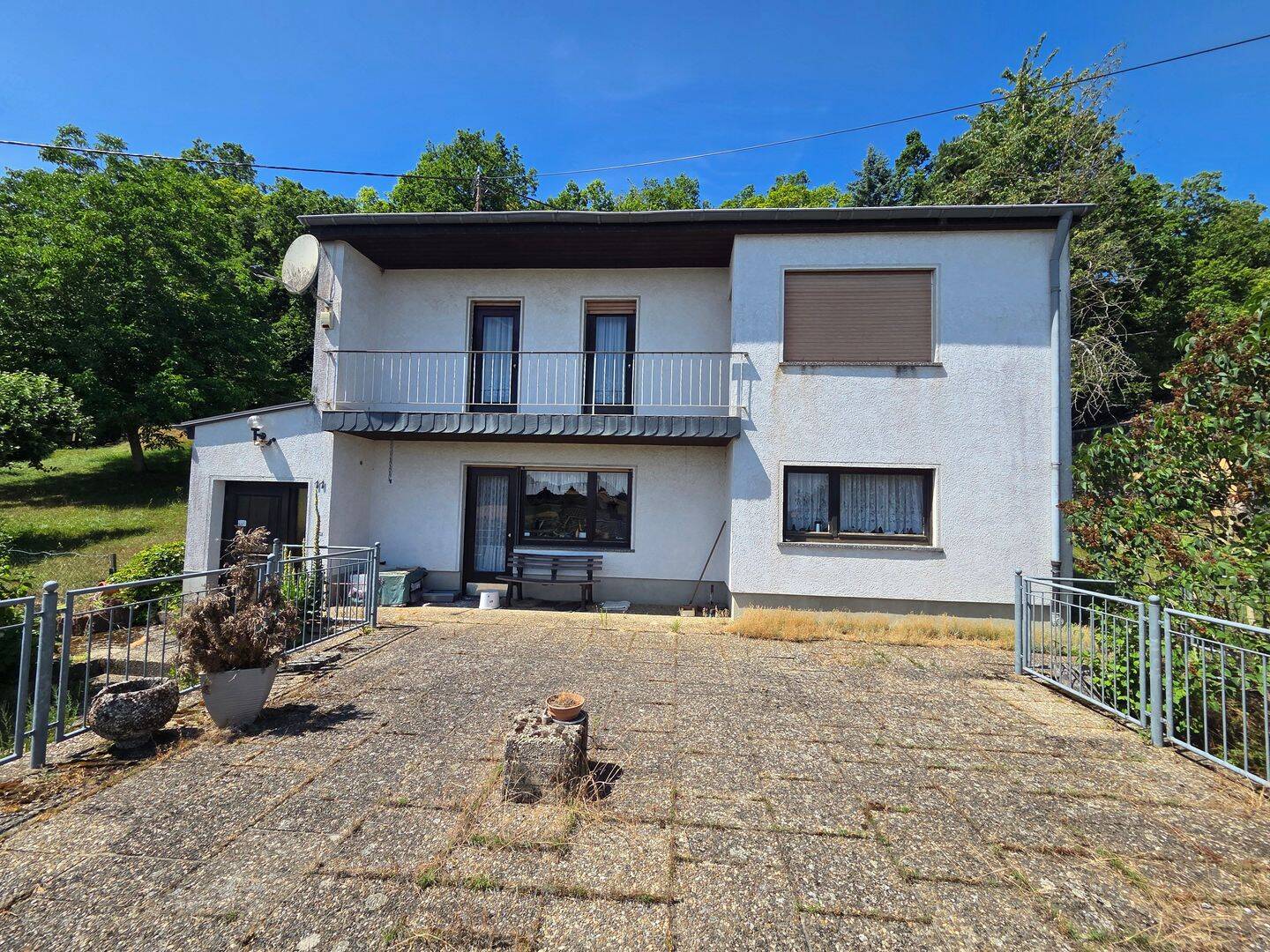 Freistehendes Einfamilien mit Hausanbau als Doppelhaus gebaut, 54636 Sülm