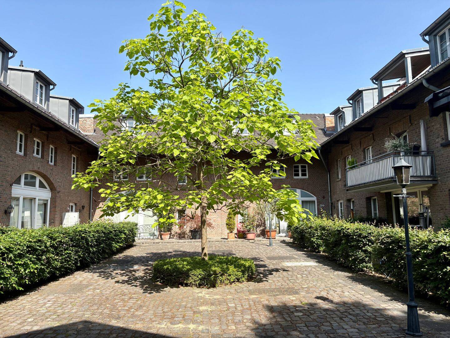 Einzigartiges Wohngefühl: großzügig, privat und eingebettet in historischer Kulisse, 41464 Neuss