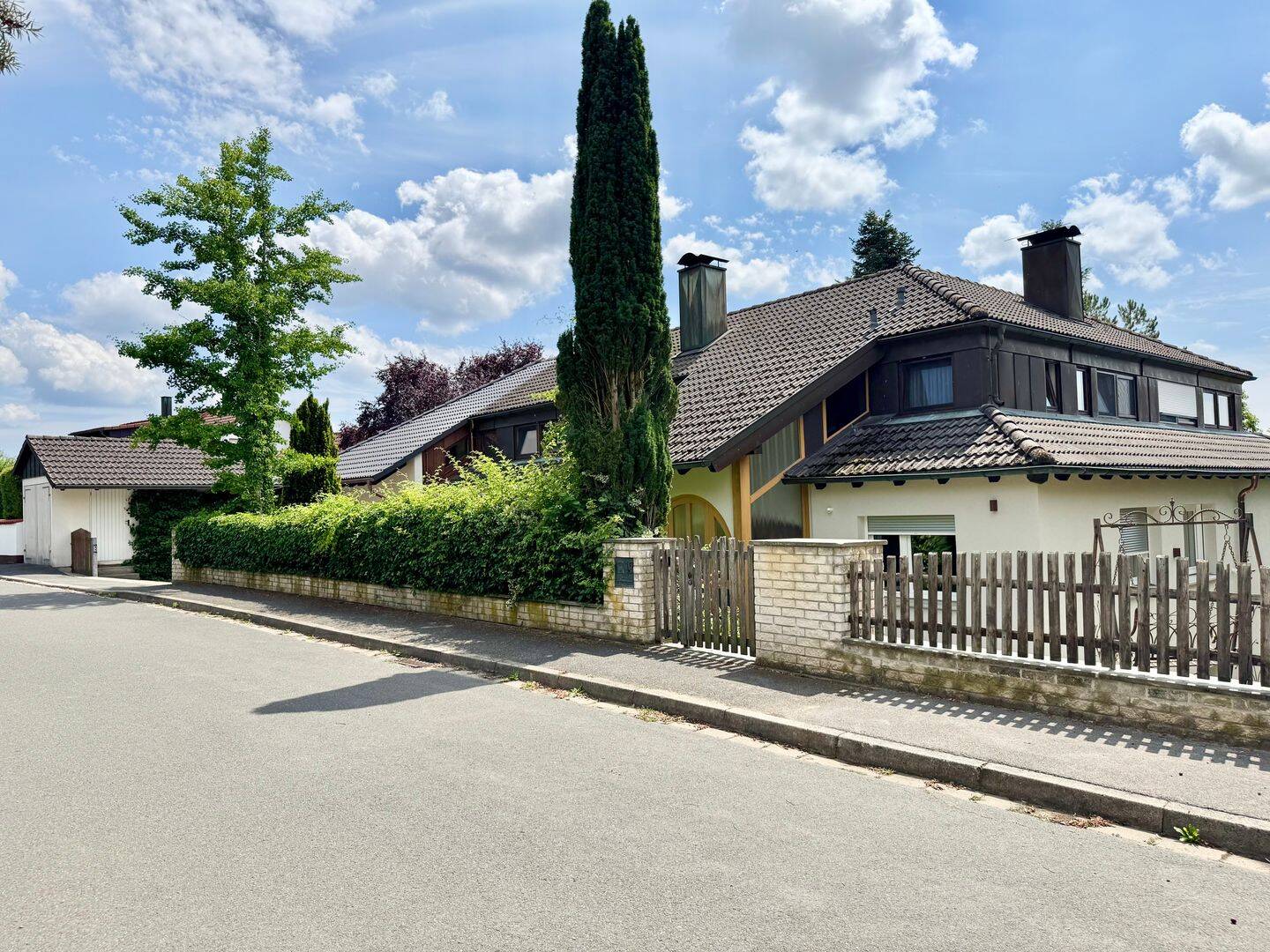 Energetisch sanierte Villa mit Pool & 3 Garagen auf ruhigem, parkähnlichem Grundstück, 91338 Igensdorf