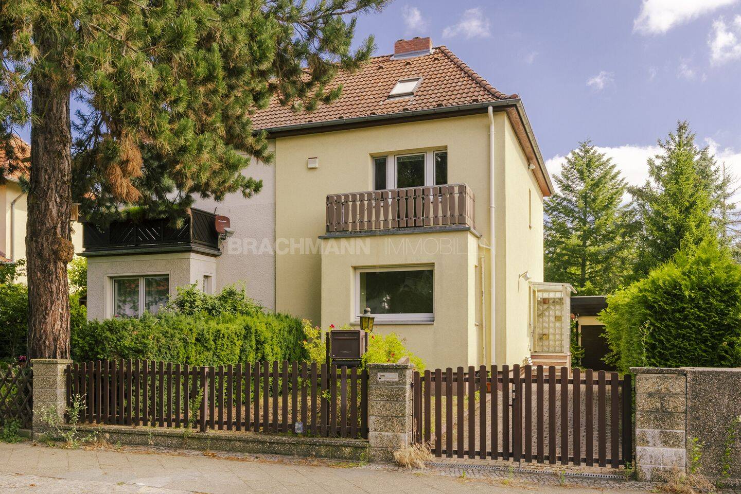 Doppelhaushälfte mit Charme und Ausbaupotenzial in ruhiger Lage Hermsdorfs