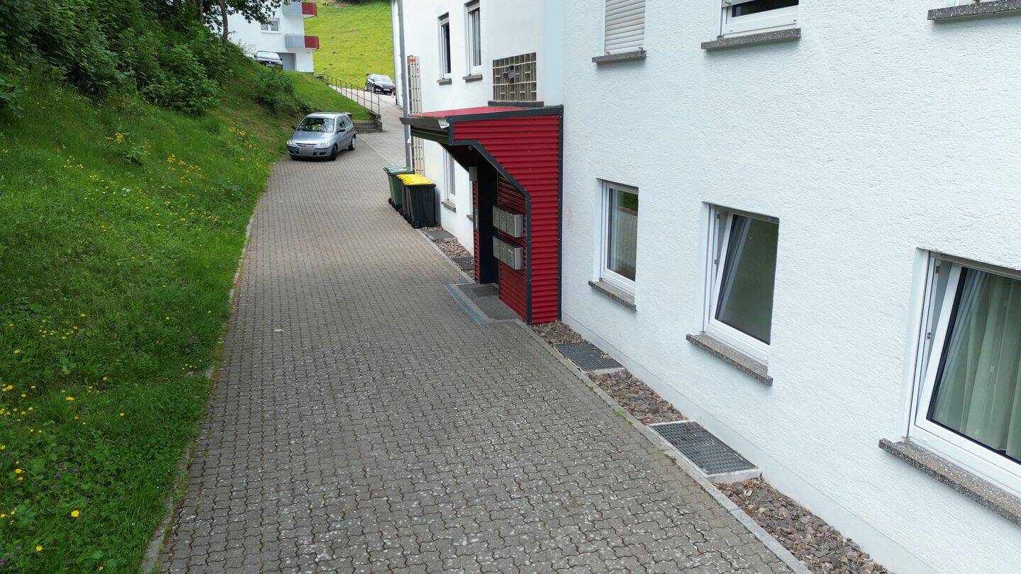 Charmantes 3-Zimmer-Balkonapartment in Gütenbach, zentrale Lage, ruhige Seitengasse, Panoramablick und ausgezeichnete Anbindung, 78148 Gütenbach