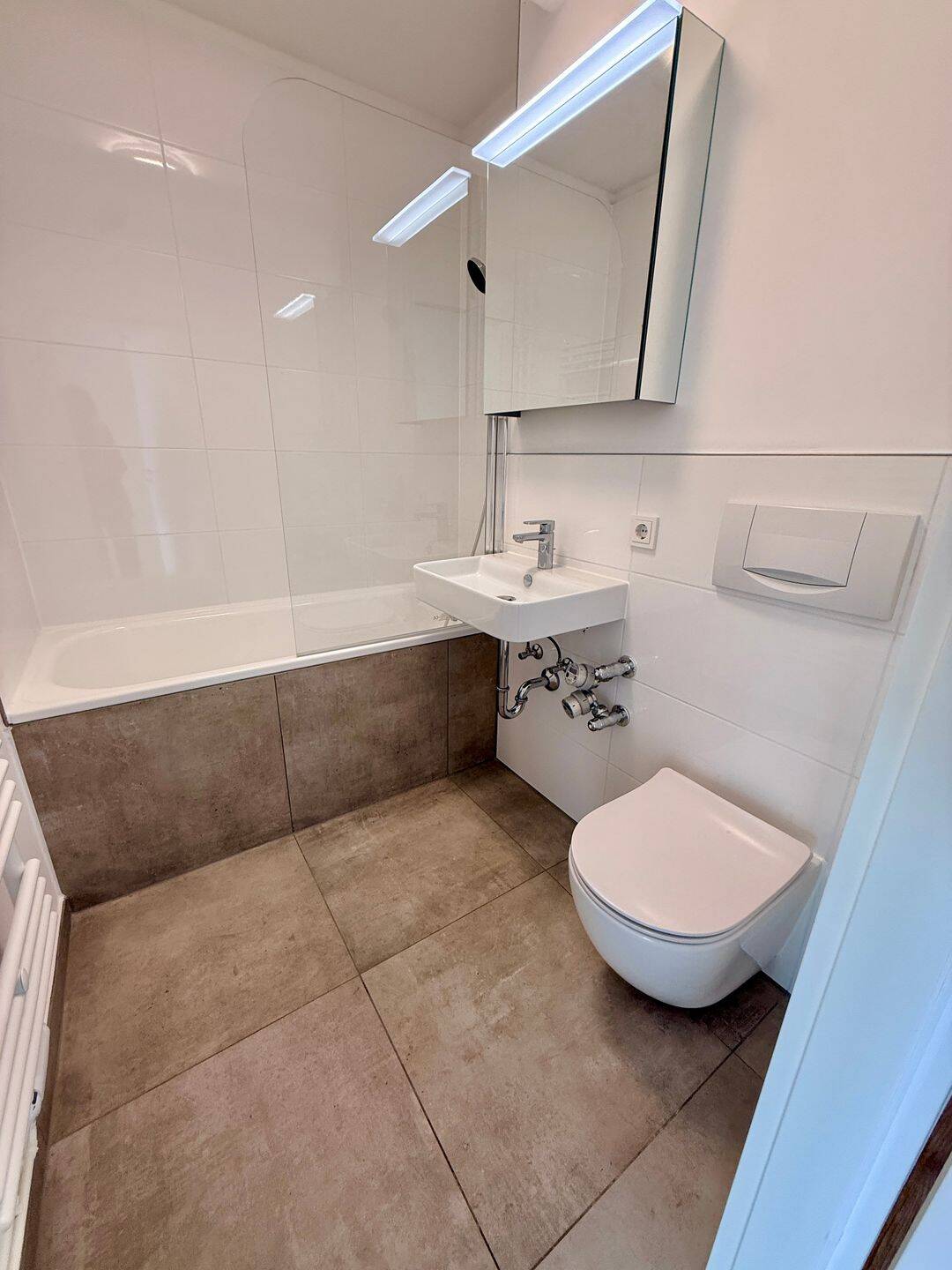 Frisch saniertes 1-ZI-Apartment am Schwabinger Tor – sofort bezugsfertig! – 80804 München – Bild 1 von 3
