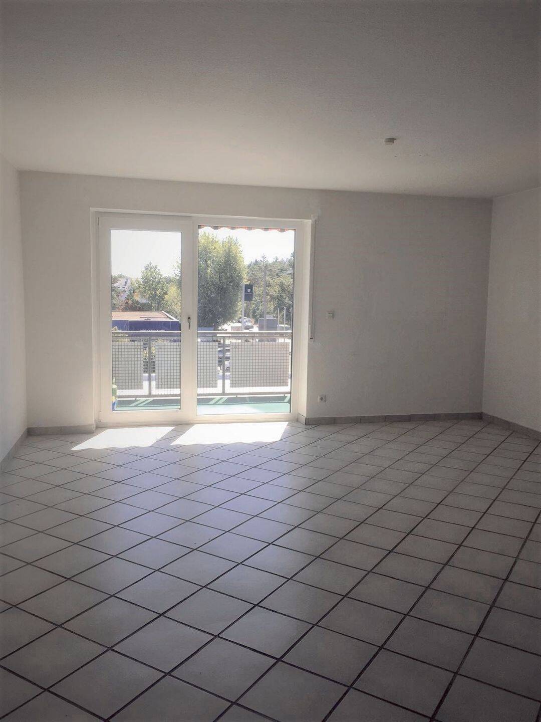 Helle 2-Zimmer-Wohnung Fürth-Ronhof, 90765 Fürth