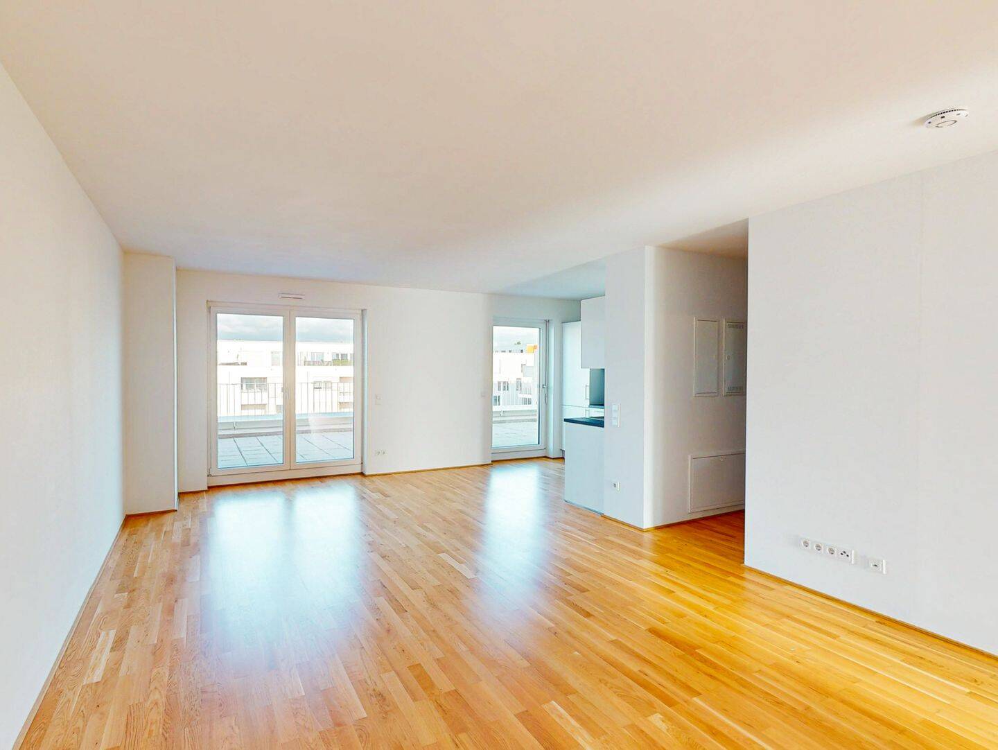 Hell durchflutete 4-Zimmer-Wohnung mit EBK, Dachterasse und zwei Bädern, 61352 Bad Homburg v.d. Höhe