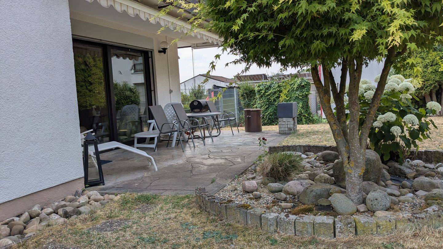 . Seltene Gelegenheit in Höchberg: Großzügiges Familienhaus mit großem Garten und Einliegerwohnung, 97204 Höchberg