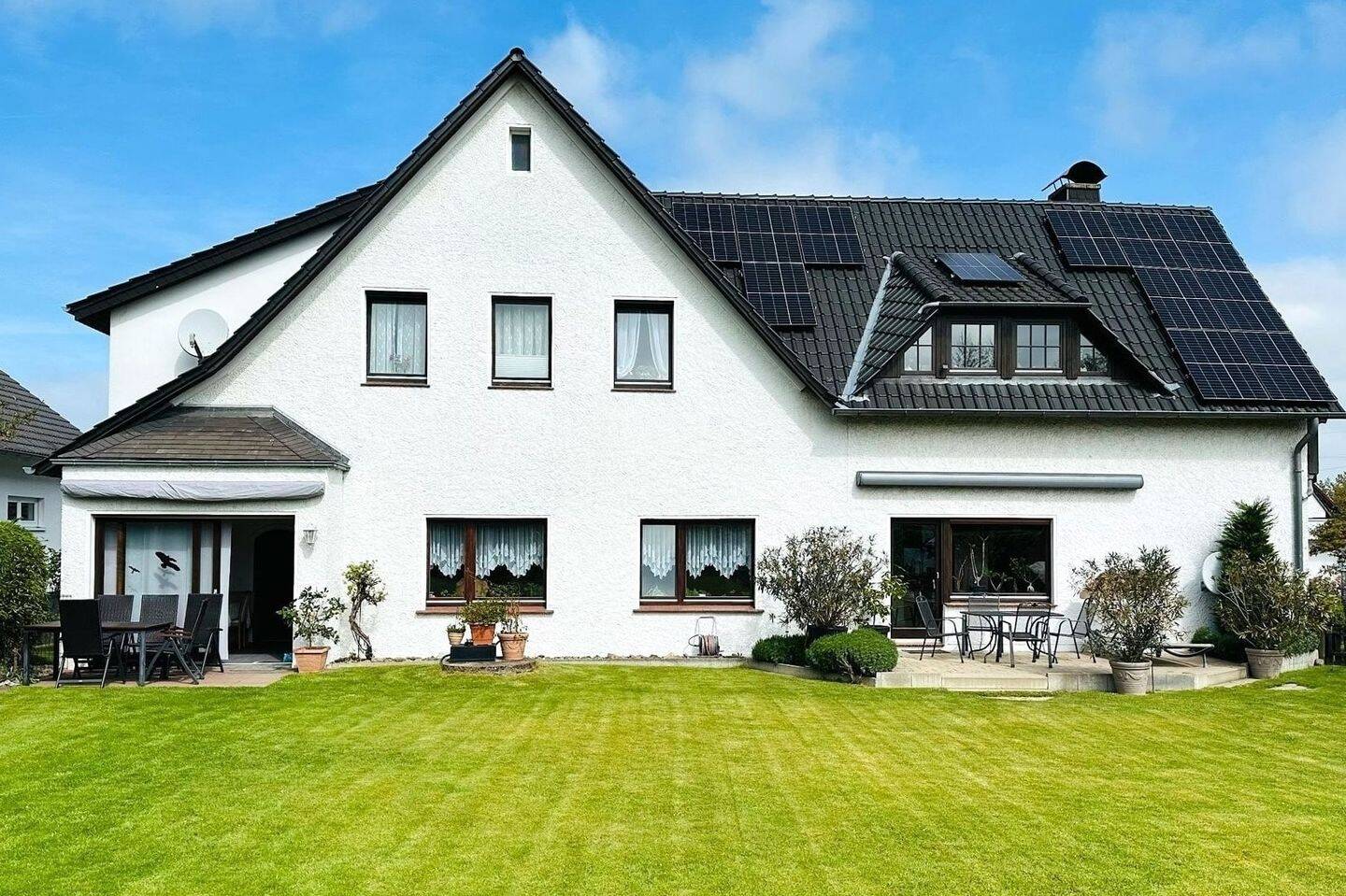 Einmaliges Anwesen! Ein- bis Zweifamilienhaus mit Einliegerwohnung im schönen Löhne-Obernbeck., 32584 Löhne