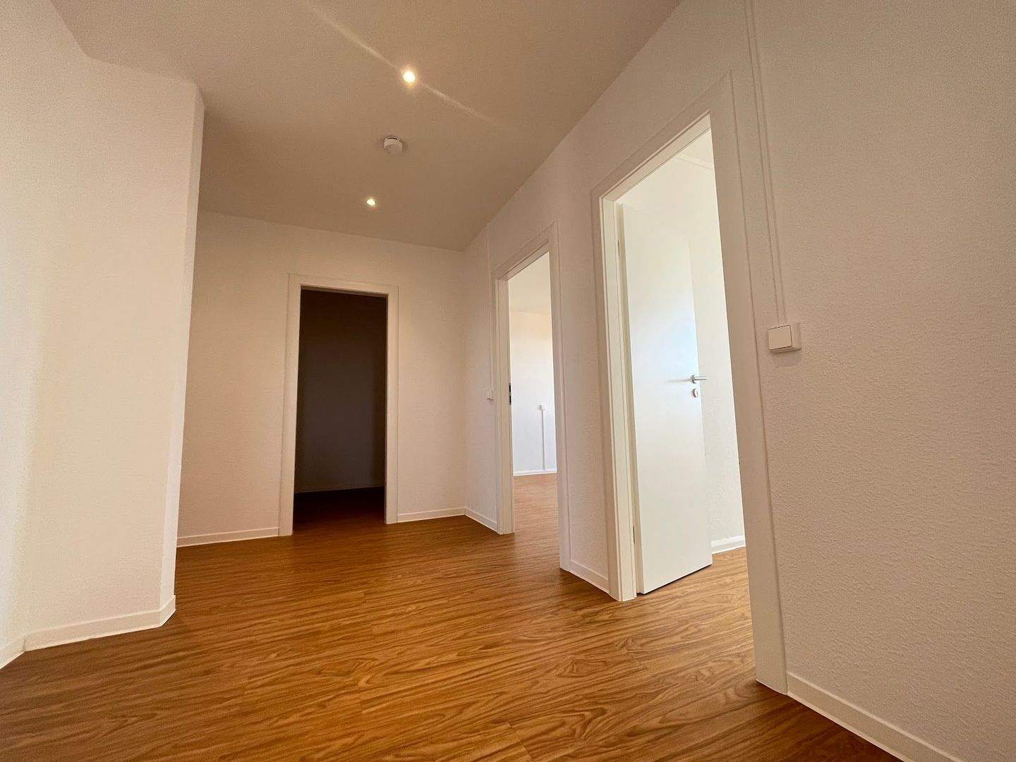 Renoviertes Familienparadies mit zwei Balkonen & zwei Bädern