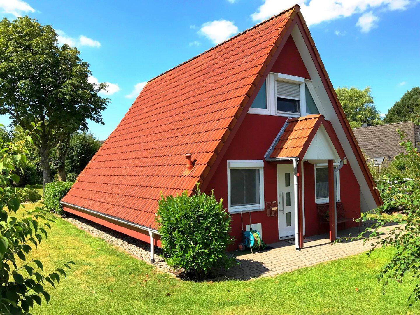 Charmantes, voll möbliertes Ferienhaus mit Süd-Terrasse in Dorum-Neufeld, 27639 Wurster Nordseeküste