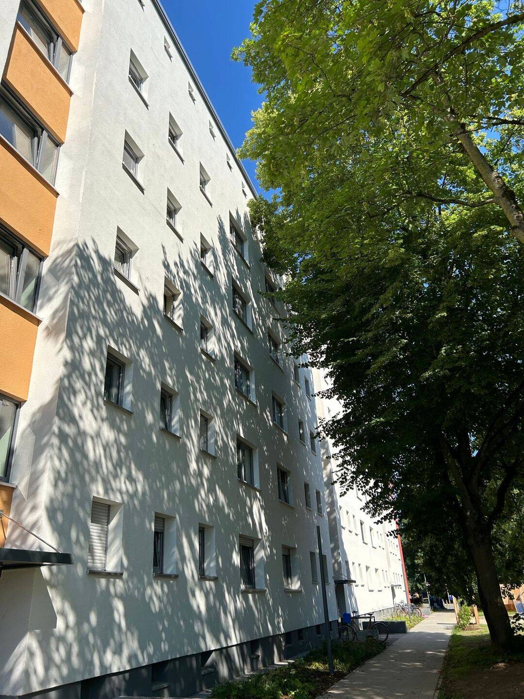 Gemütliche 2-Zimmer-Wohnung mit neuem Fußboden sucht Nachmieter!, 65936 Frankfurt am Main (Nied Sossenheim)
