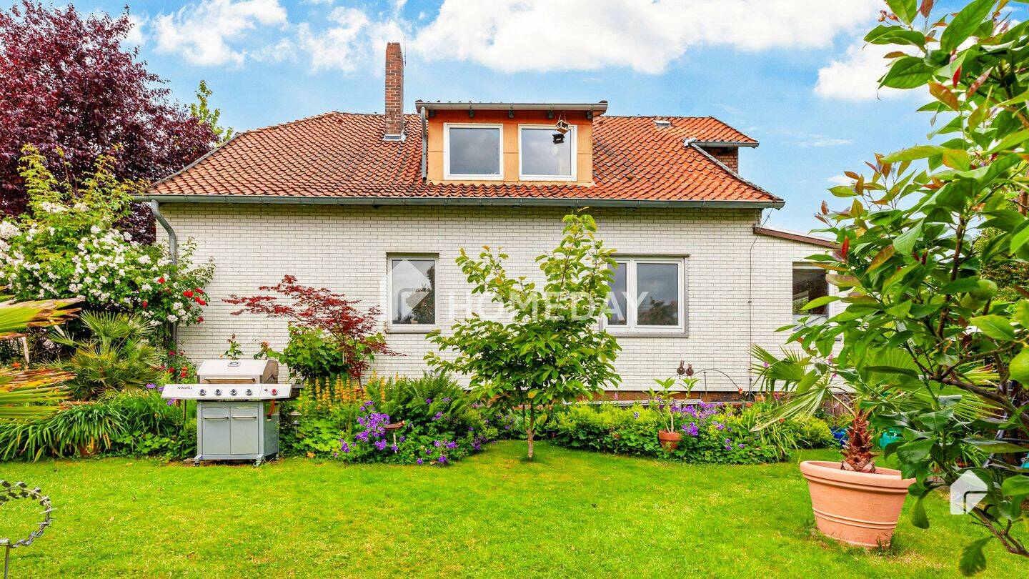 Barsinghausen-Egestorf: Großzügiges Einfamilienhaus mit Garten und viel Potenzial, 30890 Barsinghausen