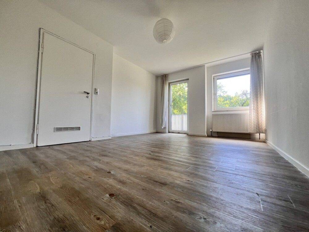 Helles Apartment mit Balkon und schöner Aussicht …, 90766 Fürth (Eigenes Heim Hardhöhe Unterfarrnbach Weststadt)