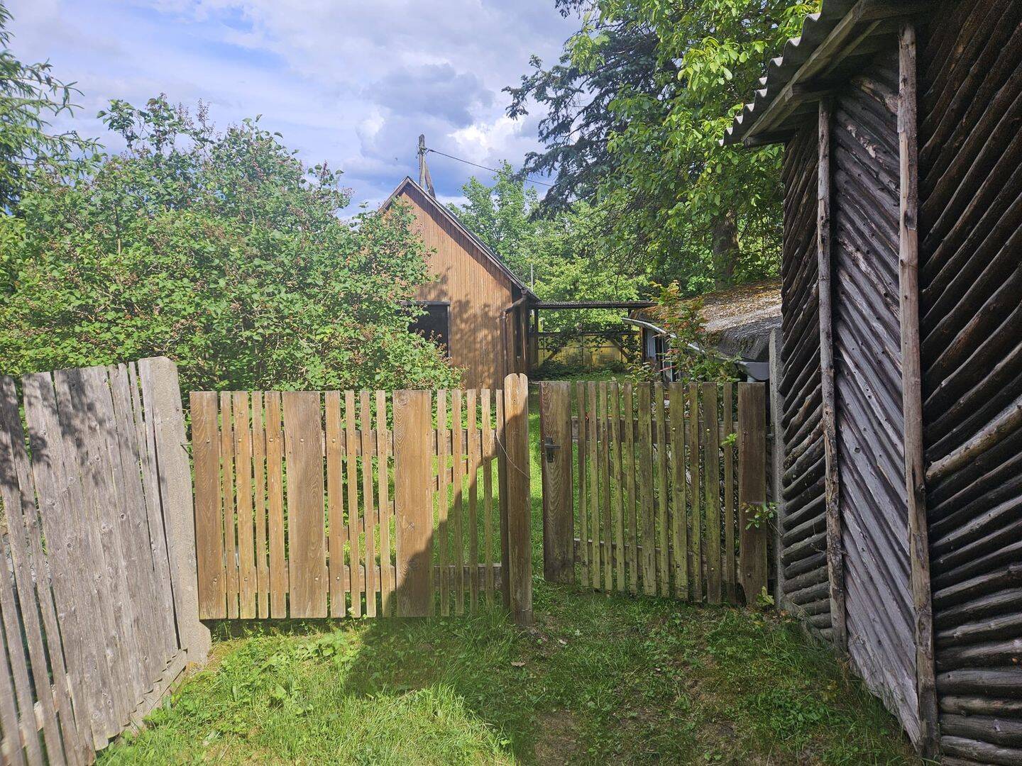 Schönes Gartenhaus mit großem Grundstück, 7426 Königsee