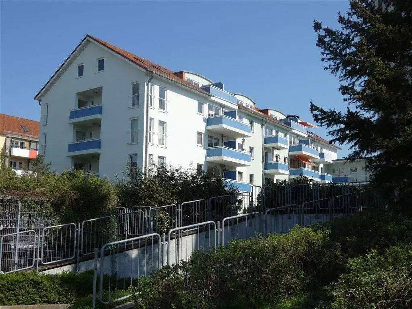 zwei Zimmer Wohnung in Bernau bei Berlin mit Balkon & Tiefgarage frisch renoviert, 16321 Bernau bei Berlin