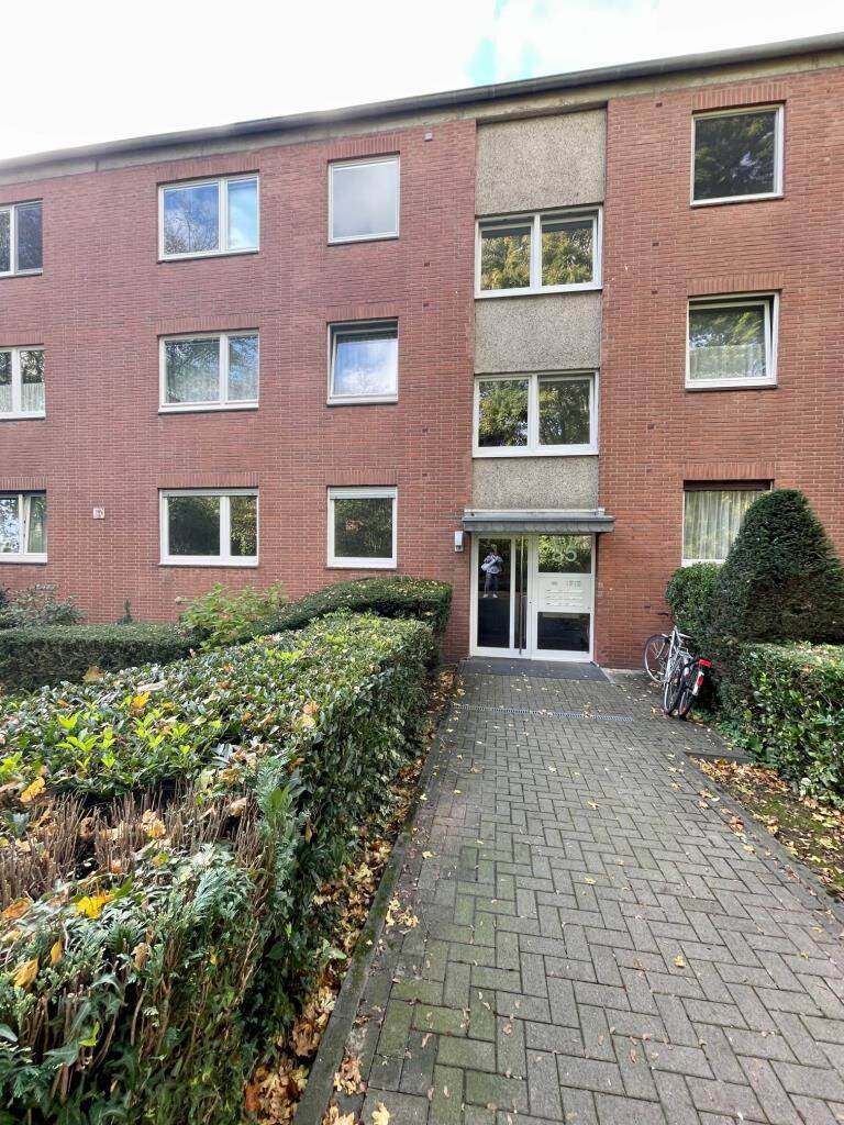Wunderschöne Erdgeschoß-Wohnung in einer schönen grünen Anlage in Garrath! Provisonsfrei, 40595 Düsseldorf (Benrath Garath Hellerhof Urdenbach)