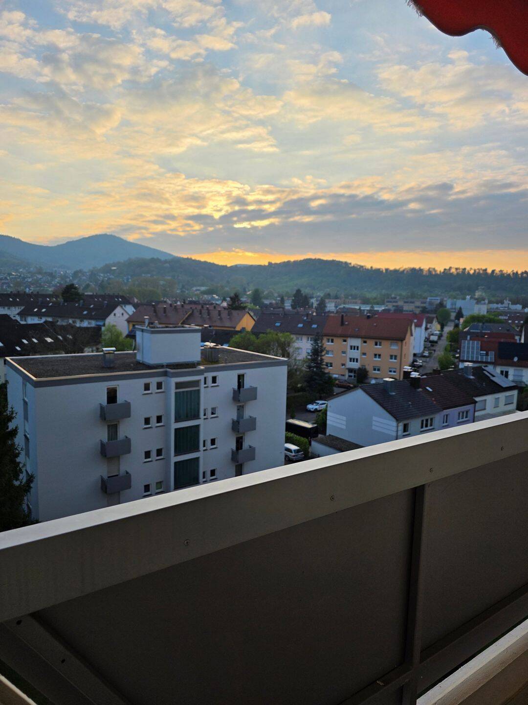 Frisch sanierte 3-Zi-Wohnung mit großem Balkon & Panoramablick, 76593 Gernsbach
