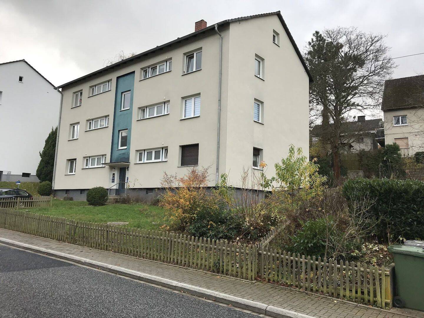 3 Zimmer Erdgeschosswohnung mit Balkon, Gäste WC und Keller in Marburg Cappel, 35043 Marburg