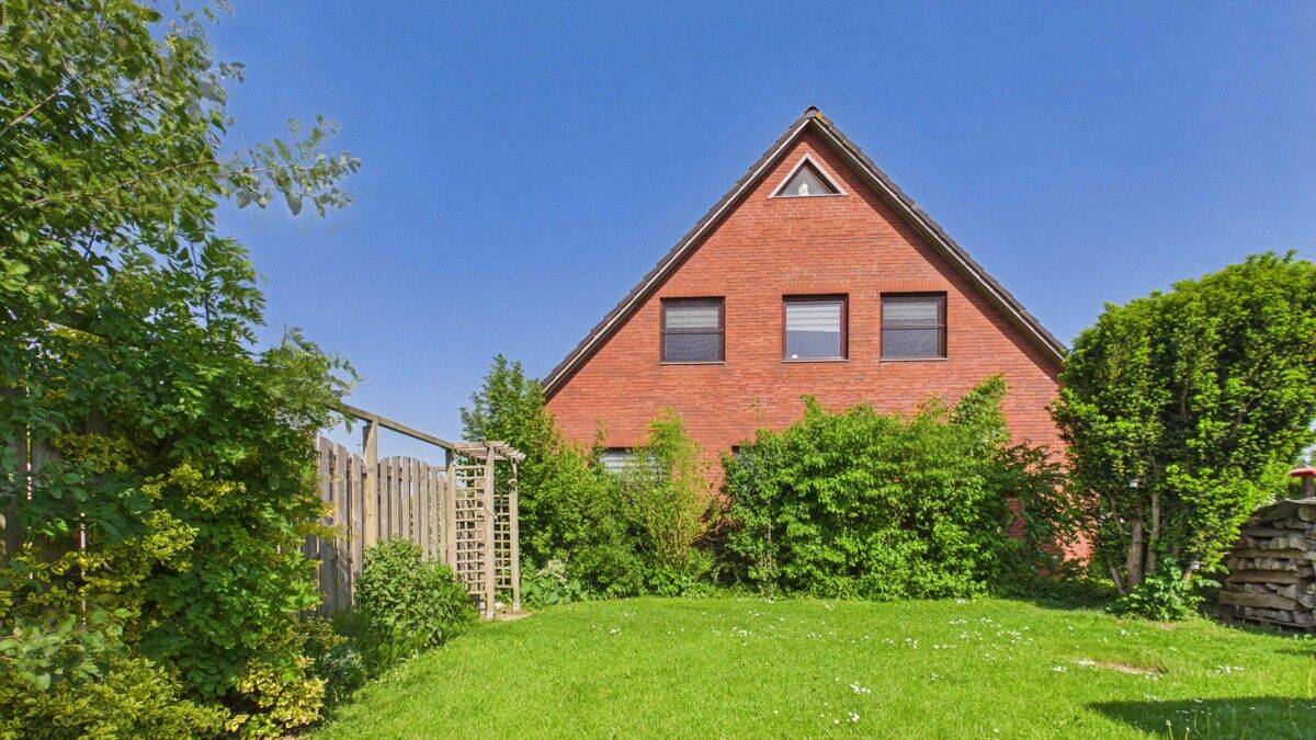 Ein- oder Zweifamilienhaus in Ostseenähe, 24376 Hasselberg
