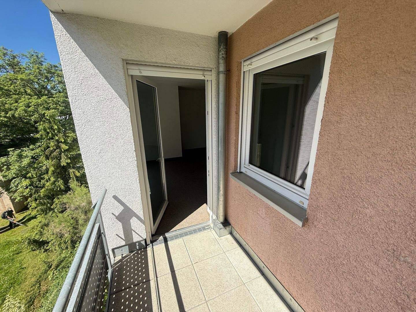 BARRIEREFREI – APARTMENT MIT BALKON – SENIOR LIVING –, 9126 Chemnitz (Altchemnitz Bernsdorf Gablenz Lutherviertel Sonnenberg)