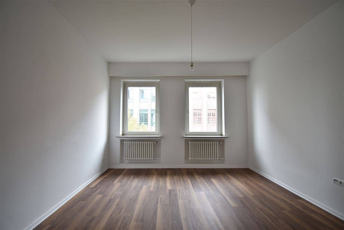 Altbaucharme in zentraler Lage! Renovierte 3-Zi-Whg mit Balkon in Oberhausen, 46045 Oberhausen