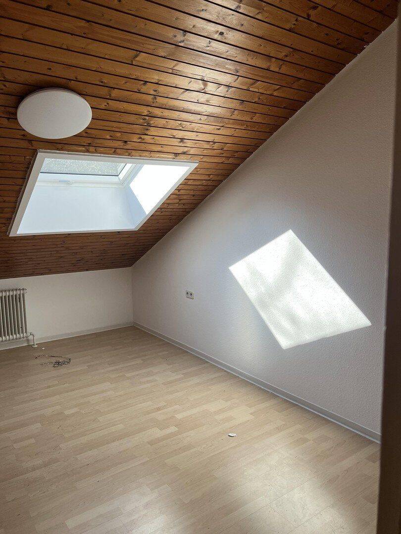 Renovierte und gemütliche 2-Zimmer Wohnung, 70329 Stuttgart (Hedelfingen Obertürkheim Rohracker Uhlbach)