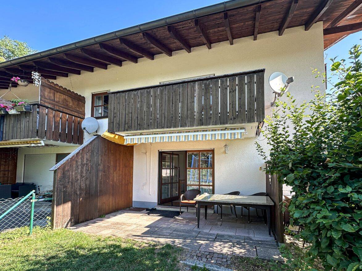4-Zimmer-Wohnung mit eigenem Garten und TG-Stellplatz – 83543 Rott a. Inn – Bild 1 von 11