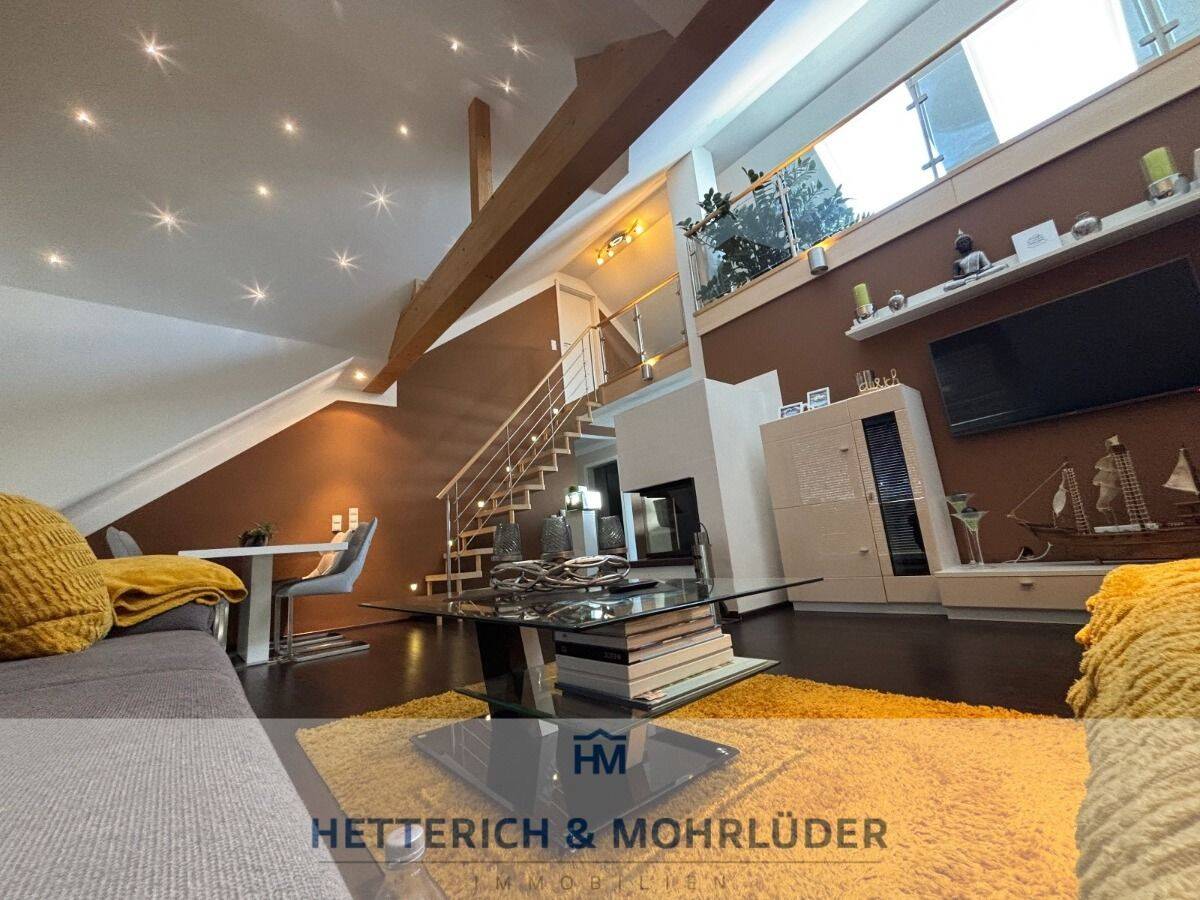 Exklusive Maisonette-Eigentumswohnung mit Galerie, Südbalkon, Garage und Blick ins Grüne, 97493 Bergrheinfeld