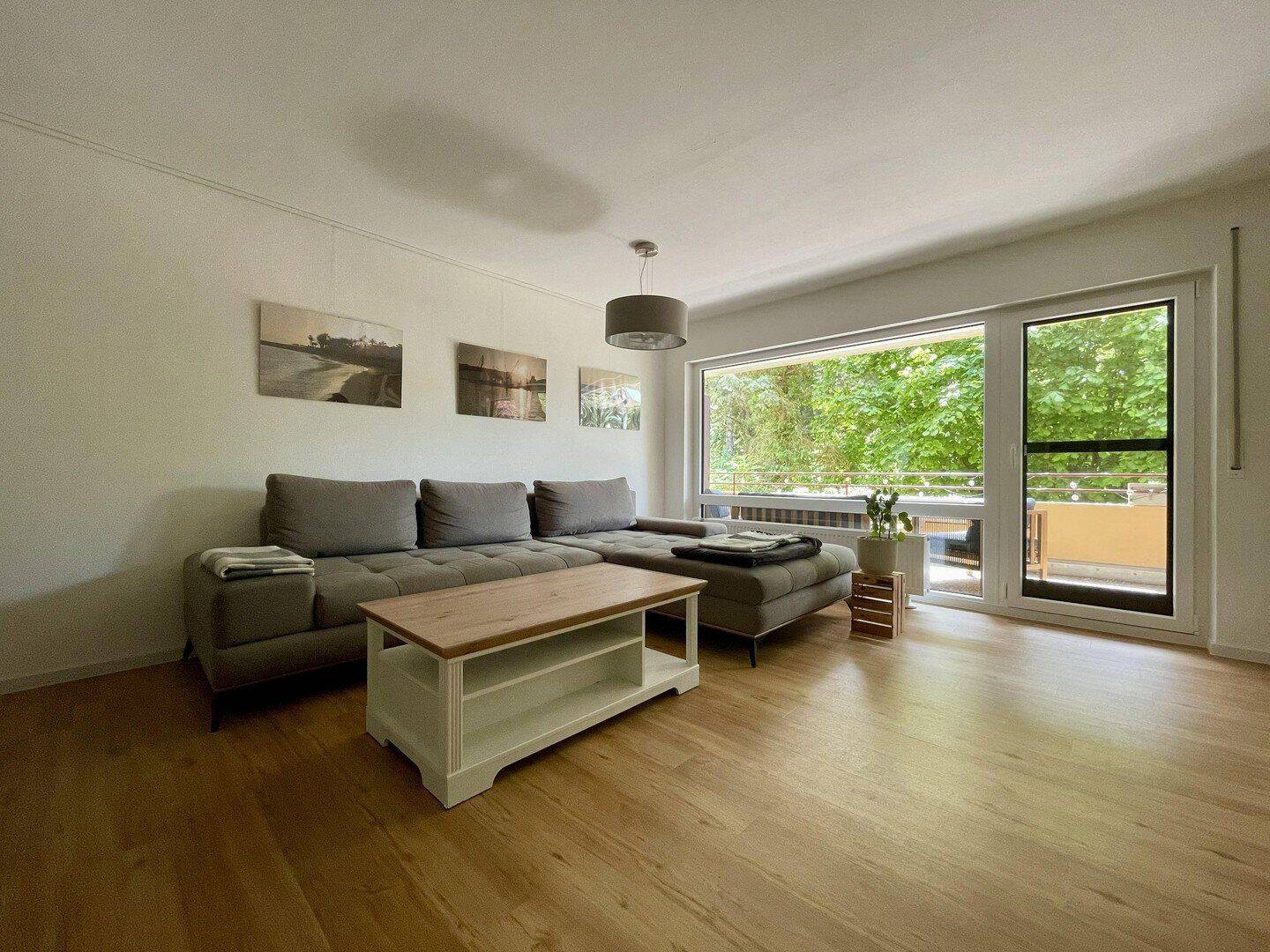 Sehr gepflegte 4-Zimmer-Wohnung mit großem Südbalkon in ruhiger, grüner Lage, 71634 Ludwigsburg