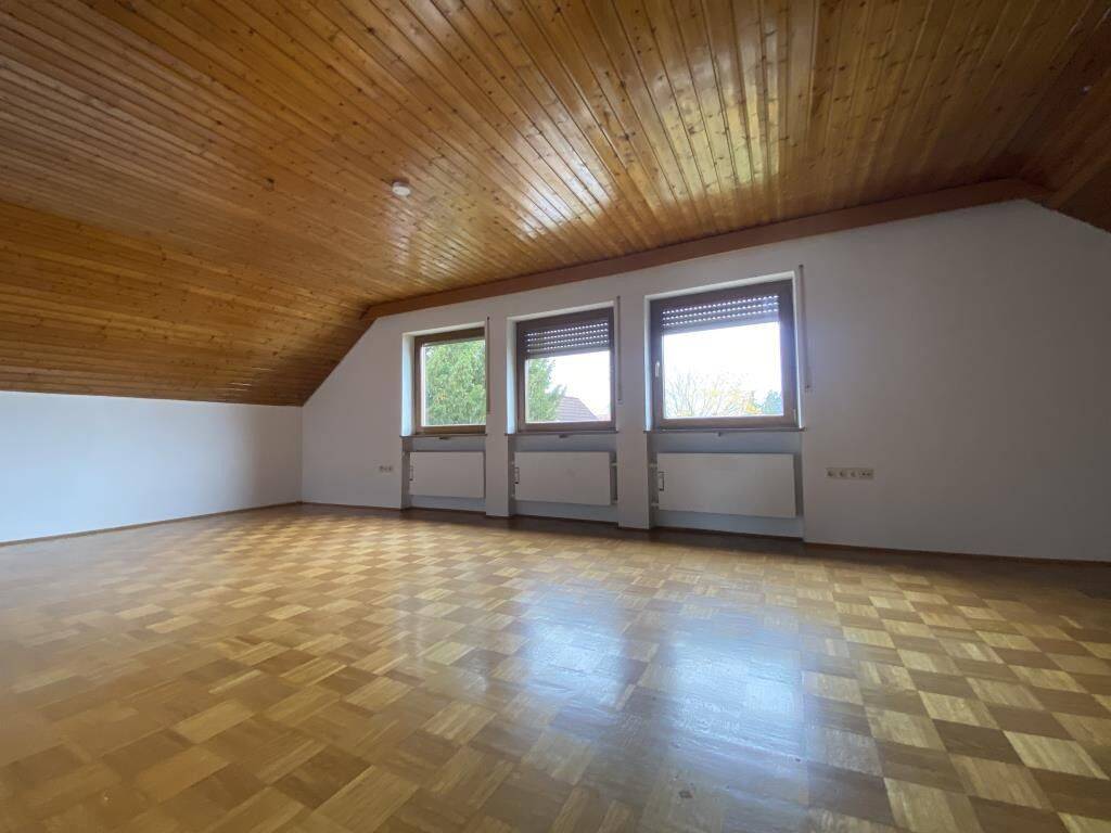 Gemütliche 4-Zimmer-DG-Wohnung, 91058 Erlangen (Bruck Eltersdorf Erlangen-Süd Sebaldussiedlung Tennenlohe)