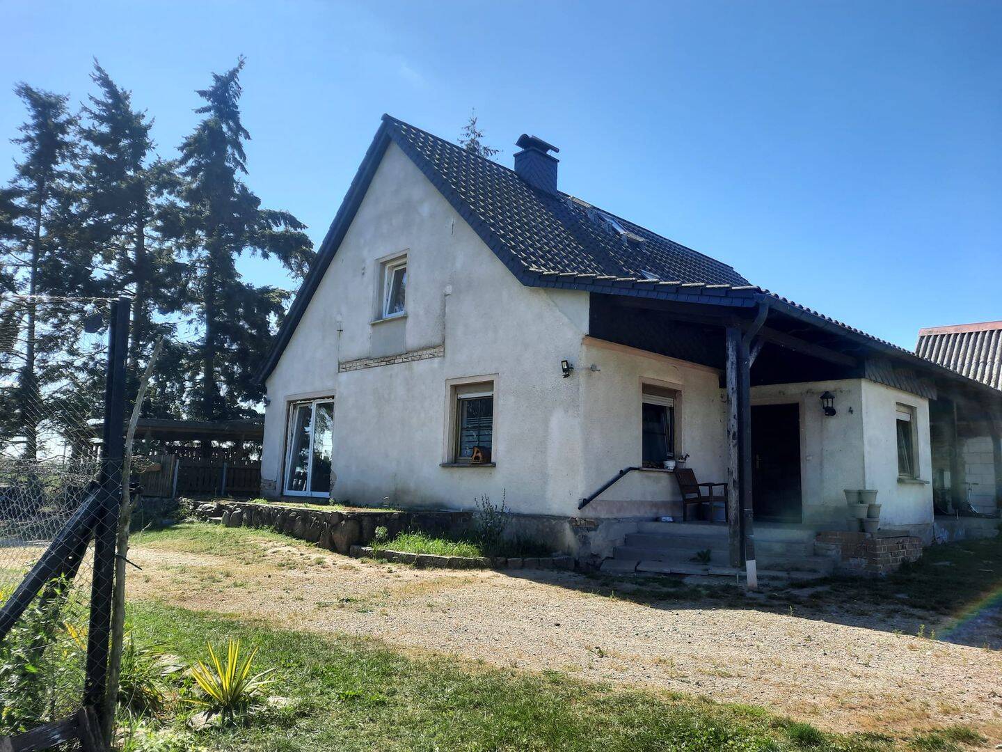 Einfamilienhaus in Alleinlage und viel Nebengelass, 16278 Angermünde