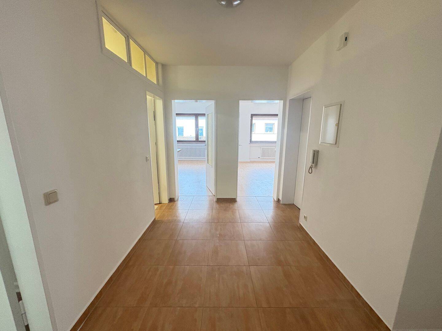 Frisch renovierte 4 ZKB Wohnung ab sofort zu vermieten !, 54294 Trier