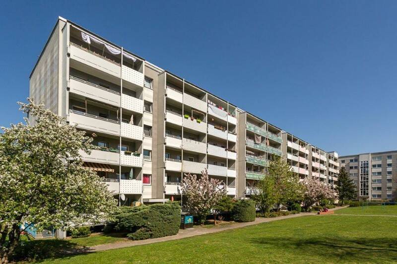 Neue Wohnung, neues Glück! Sanierte 4 Raumwohnung mit Balkon!, 1169 Dresden
