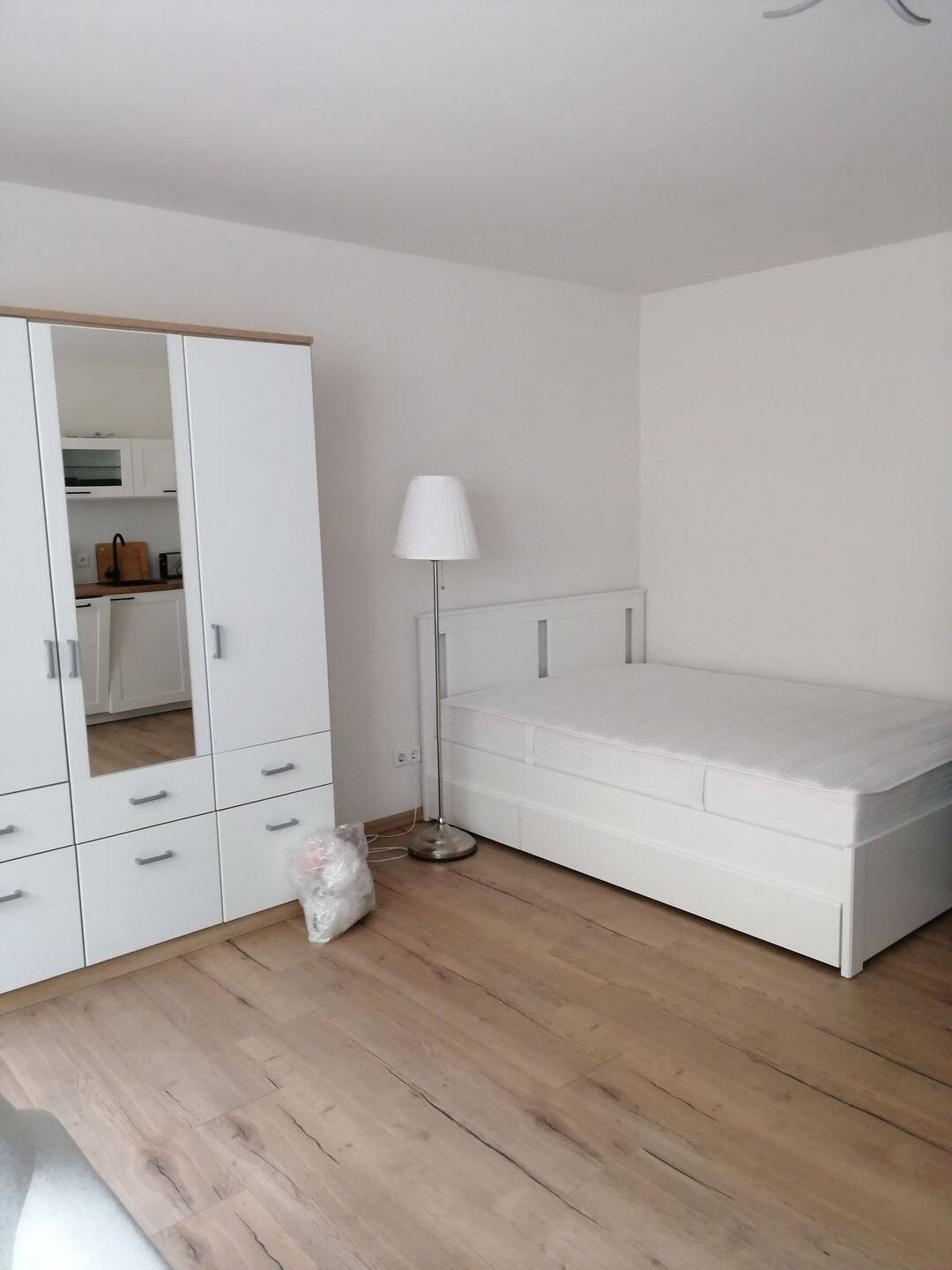 Sehr schöne, möblierte Hochparterrewohnung mit gehobener Ausstattung in Röttenbach, 91341 Röttenbach