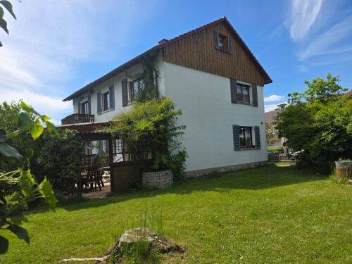 Gepflegtes Zweifamilienhaus in 97616 Bad Neustadt/Saale (ID 10670), 97616 Bad Neustadt a.d. Saale