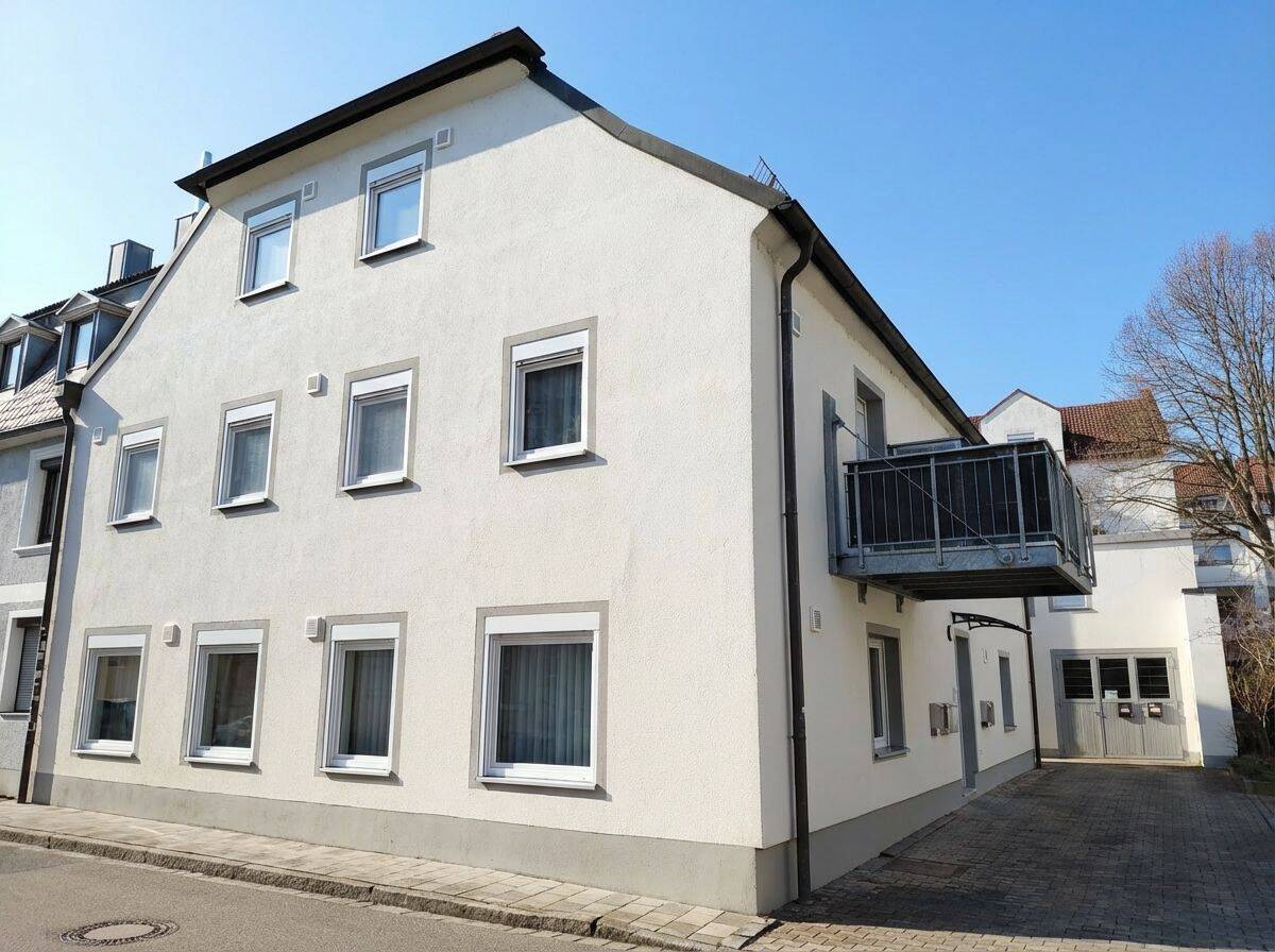 Rgbg-Steinweg: sanierte 3-Zi-Altbauwohnung, 93059 Regensburg