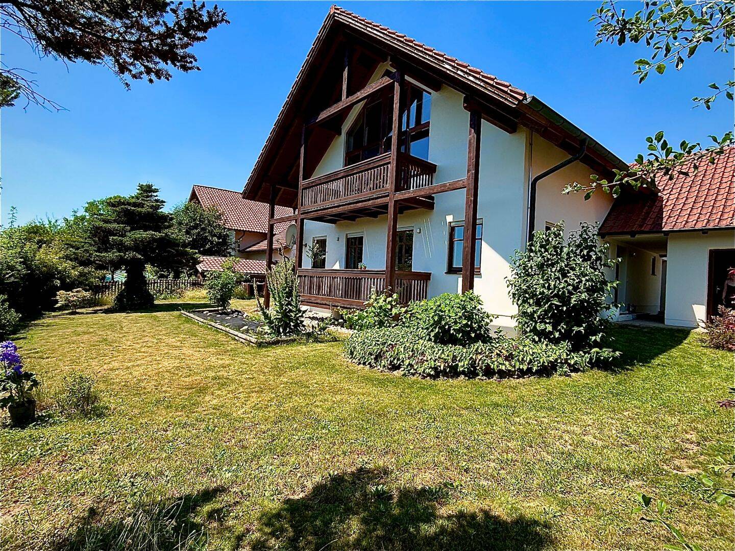 Schönes Einfamilienhaus mit Einliegerwohnung in Niedertaufkirchen, 84494 Niedertaufkirchen