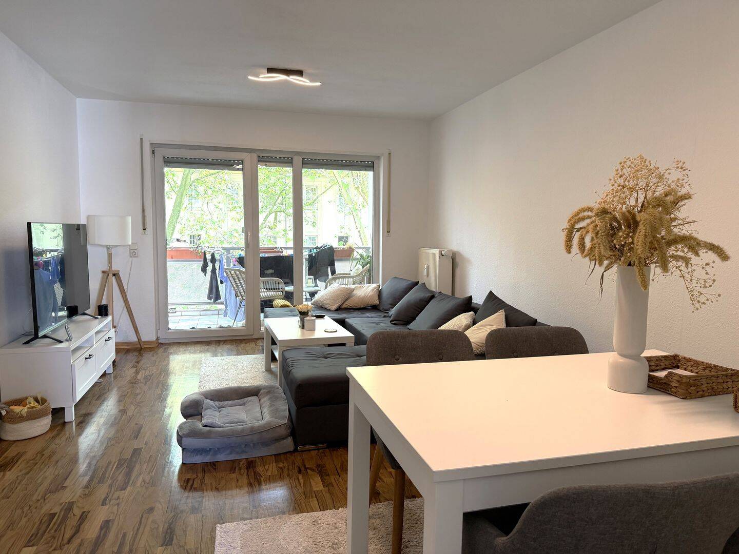 Schön geschnittene 2 Zimmer Komfortwohnung mit Balkon in D-Oberbilk!, 40227 Düsseldorf (Eller Oberbilk)