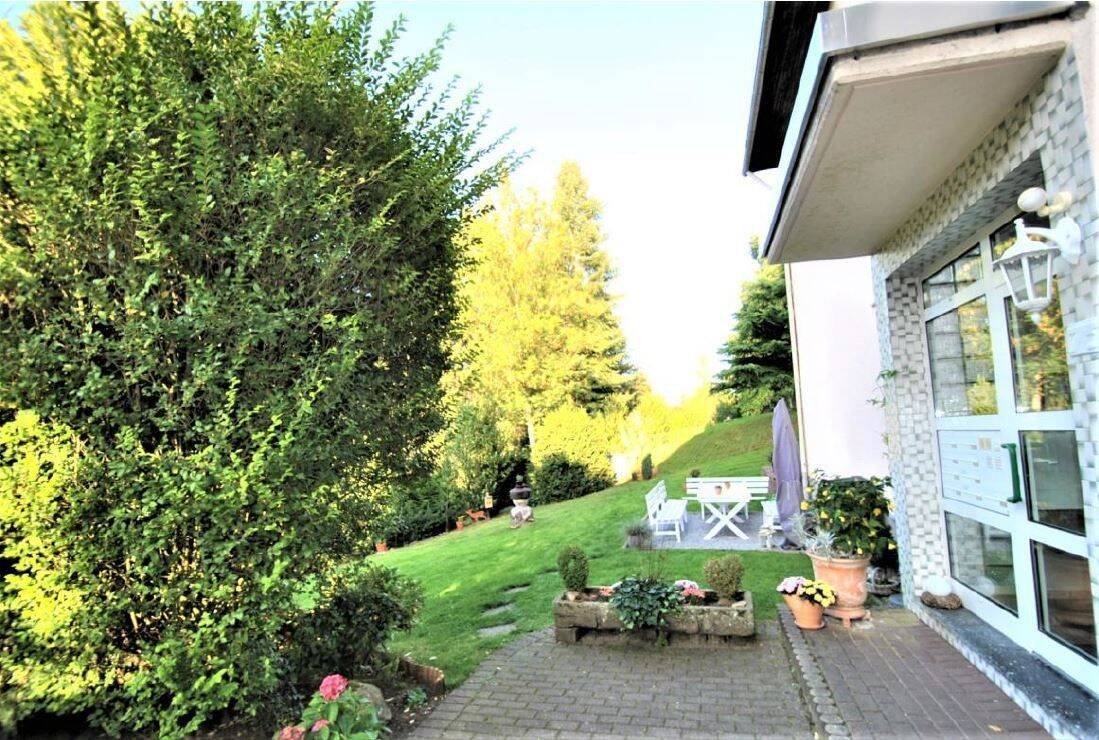 Exklusive 2-Zimmer-Wohnung mit ca. 58 m², modernisiert, Stellplatz und Gartenlage in Wuppertal-Laaken, 42287 Wuppertal (Barmen)