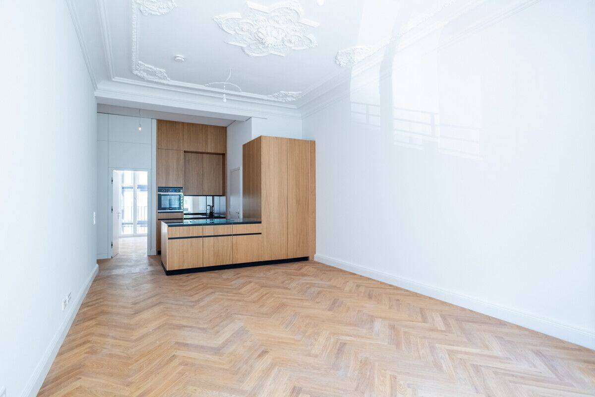 Berlin-Mitte, großzügiges Raumgefühl, hohe Decken und Fischgrätparkett, 10115 Berlin (Mitte Wedding)