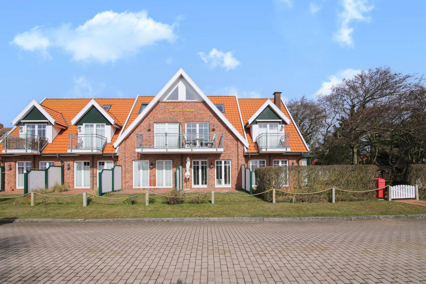 Ferienwohnung mit Reihenmittelhaus Charakter ca. 83 m², mit Balkon und Terrasse auf Juist – Loog, 26571 Juist
