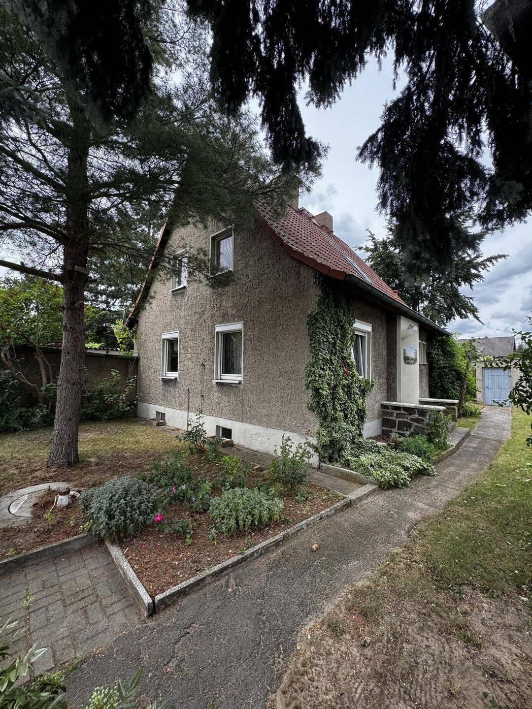Solides Einfamilienhaus mit großzügigen Grundstück sucht kleine Familie., 4886 Arzberg