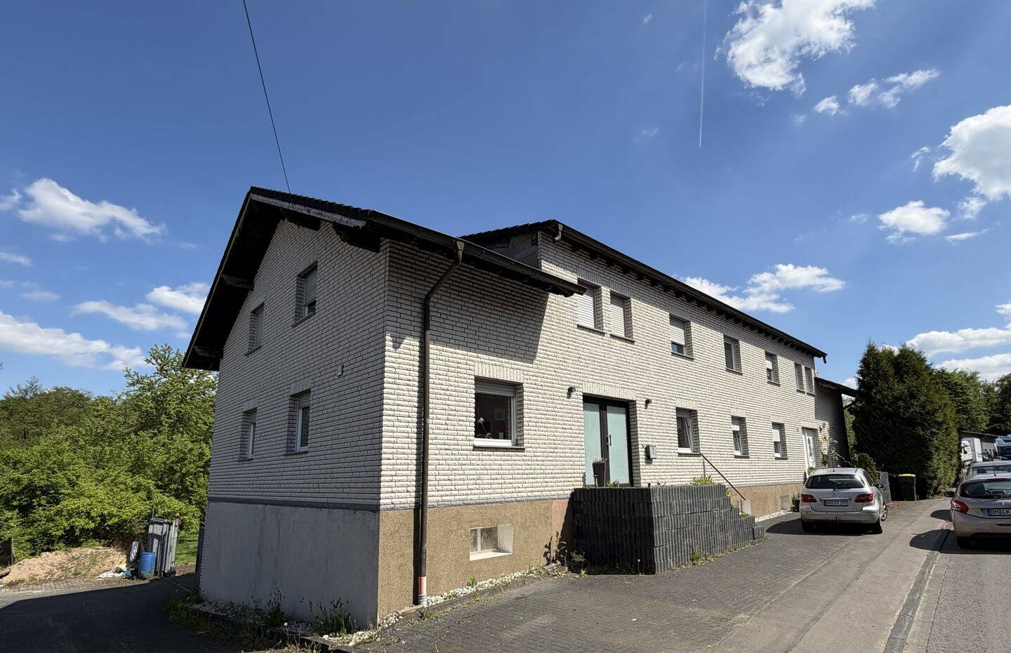 Exclusives Wohn- und Geschäftshaus: Großzügiger Platz, hochwertige Sanierung und 2.500 qm Grundstück, 51588 Nümbrecht