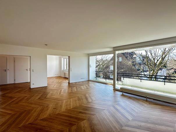 Sanierte 6-Zimmer-Eigentumswohnung über zwei Etagen! In Düsseldorf-Niederkassel