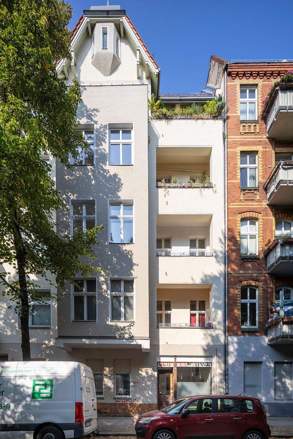 Große 3-Zimmer-Altbauwohnung im Vorderhaus – vermietetes Investment mitten im beliebten Reuterkiez!, 12045 Berlin (Neukölln)