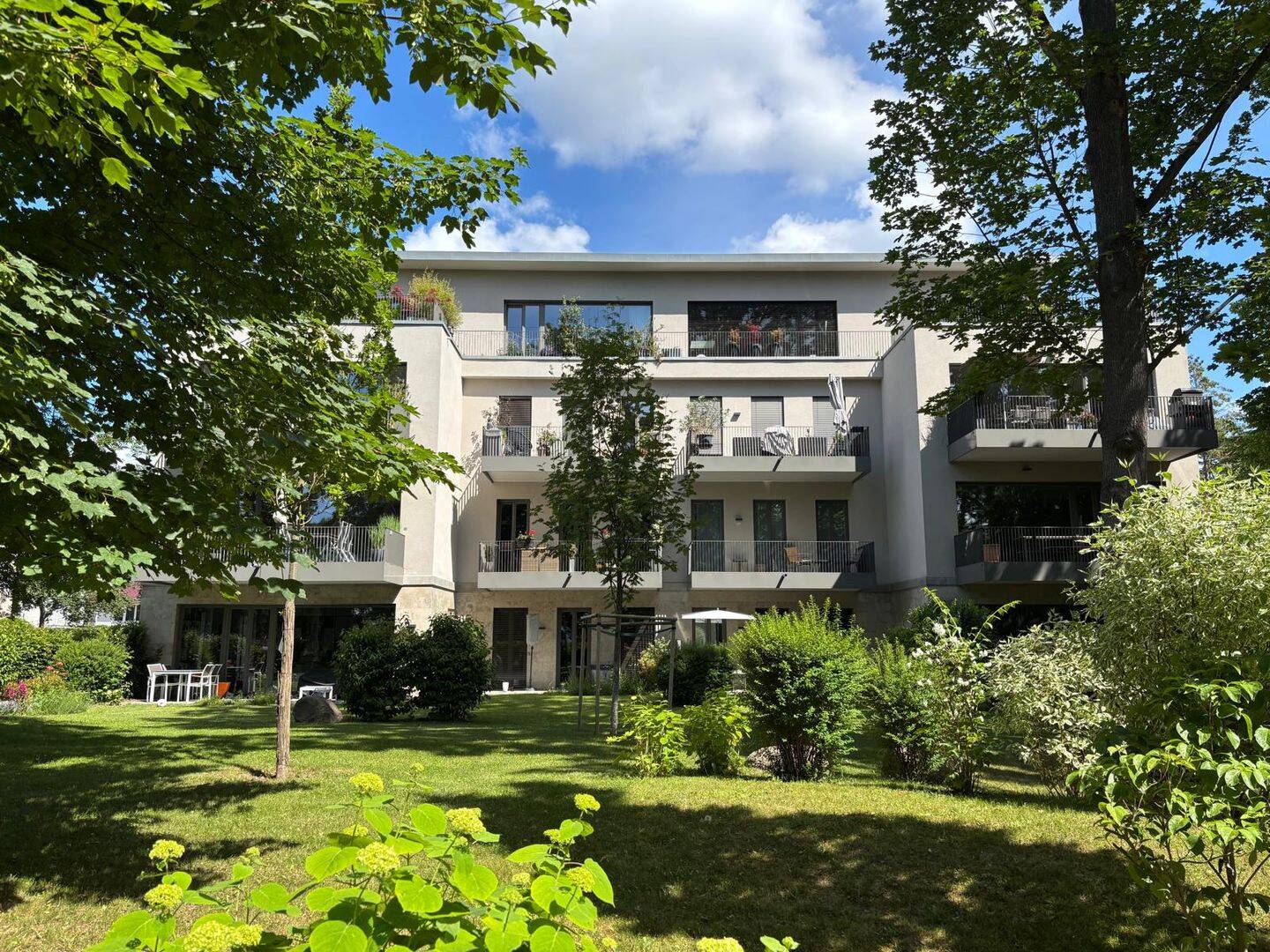 A4RES | Möblierte 2-Raum-Wohnung mit Balkon, Vollausstattung & Tiefgaragenstellplatz, 14055 Berlin (Charlottenburg-Wilmersdorf Charlottenburg Grunewald Westend)