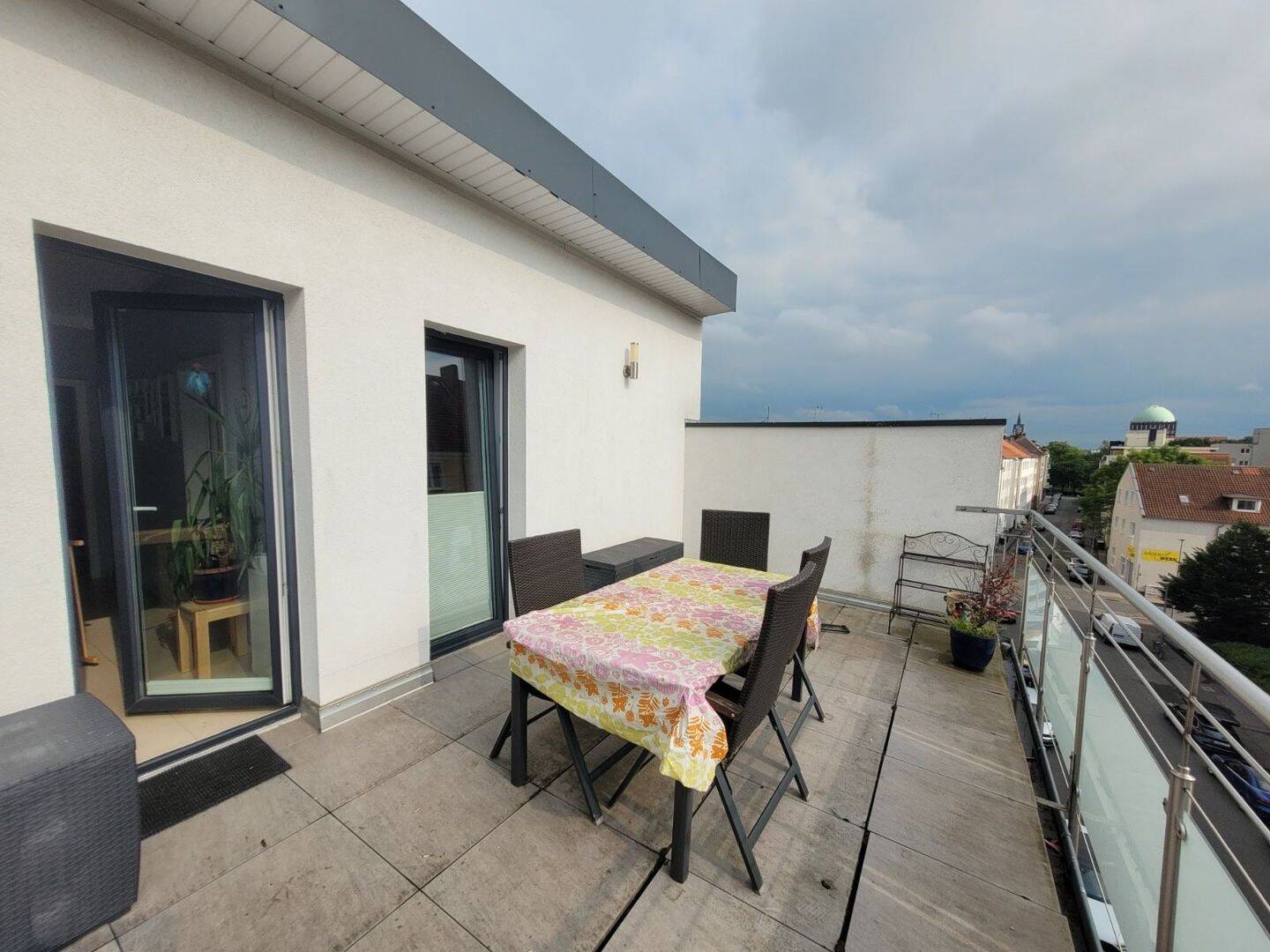 Wohnen auf zwei Ebenen: Moderne 4-Zimmer-Maisonette mit Dachterrasse und 2 Bädern in Hannover-Mitte, 30159 Hannover