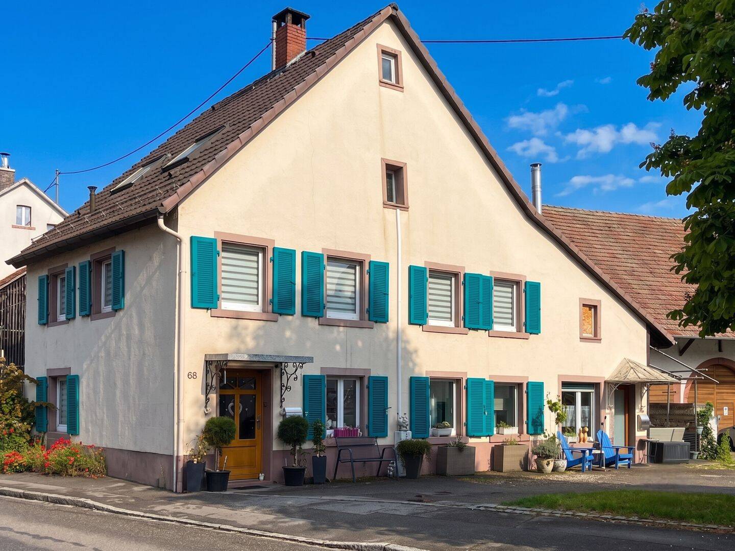 Ein Haus, viele Möglichkeiten: Saniertes Altbau-Juwel mit Einliegerwohnung, 79576 Weil am Rhein