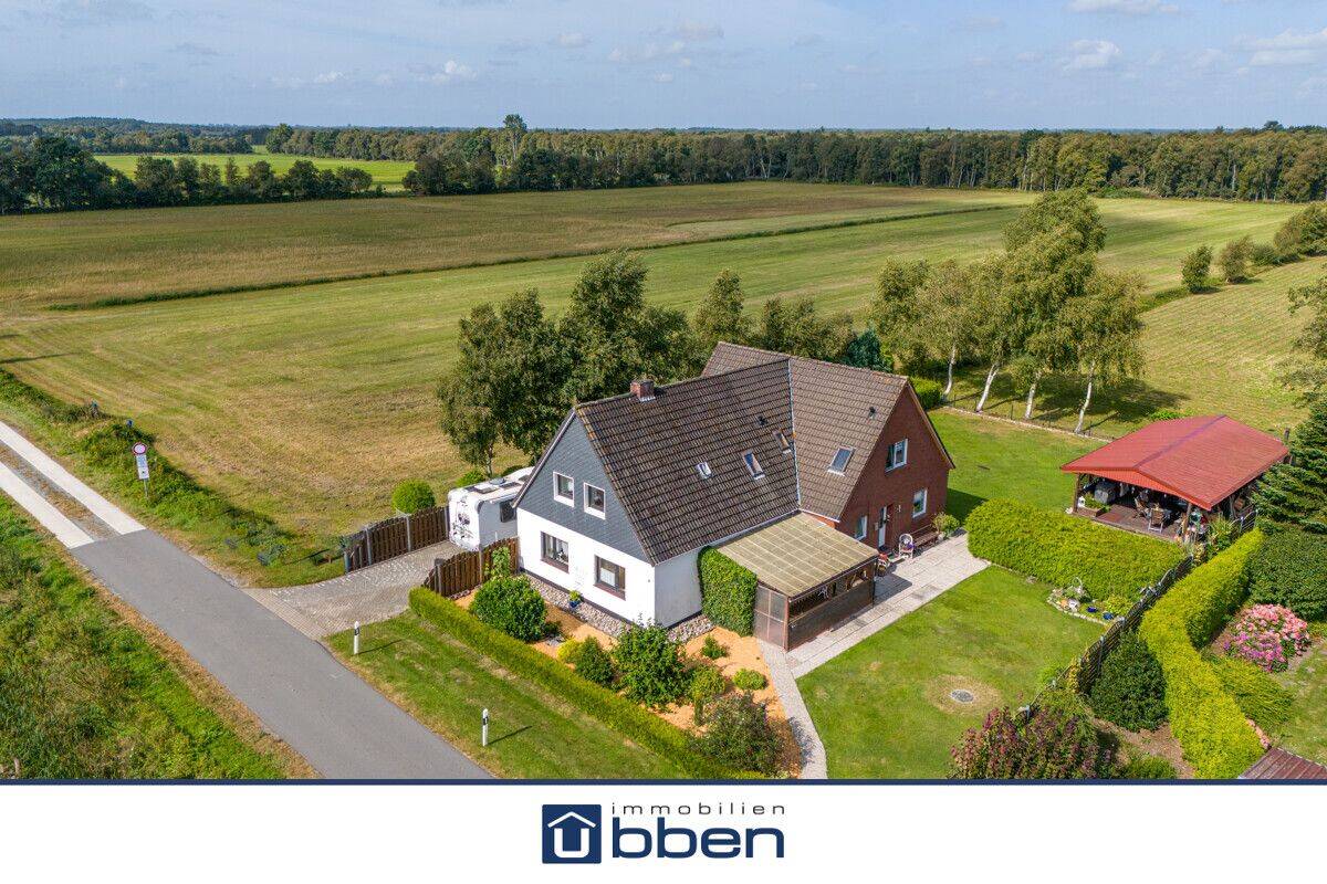Ein- oder Zweifamilienhaus mit traumhaftem Weitblick ins Grüne!, 26607 Aurich